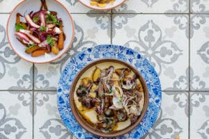 Comida de la granja a la mesa.