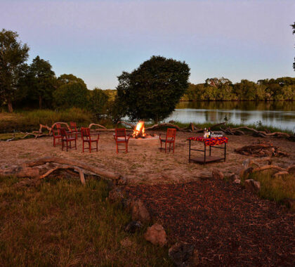 kafue-river-lodge-outdoor-dining-
