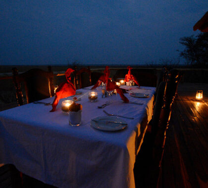 kasonso-busanga-deck-dining-at-night