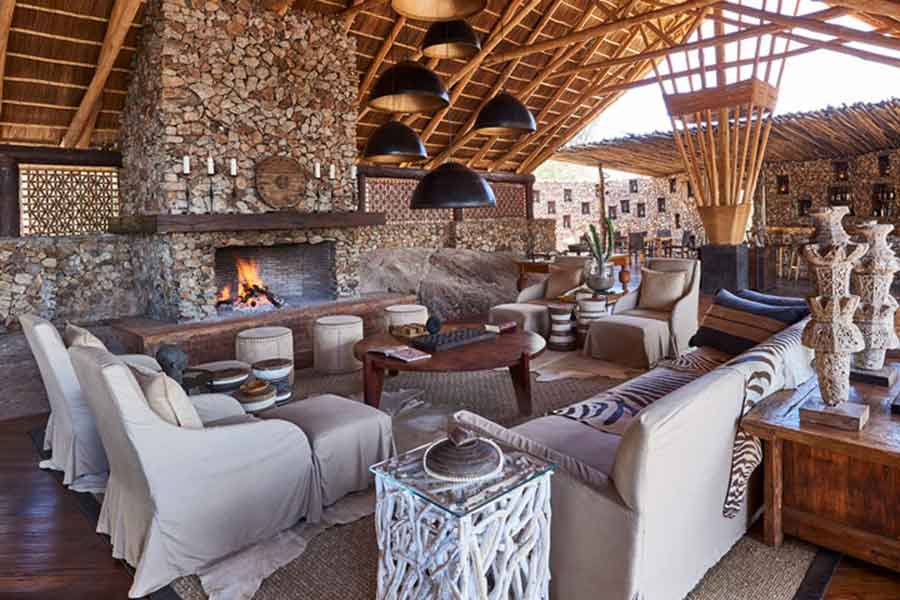 The guest lounge at Mwiba Lodge.