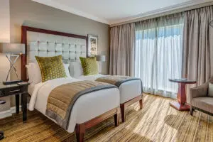 intercontinantal-or-tambo-international-airport-hotel-johannesburg-_deluxe_twin_room