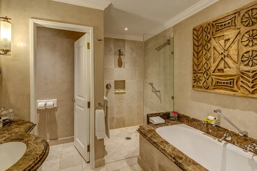 intercontinantal-or-tambo-international-airport-hotel-johannesburg_executive_room_bathroom