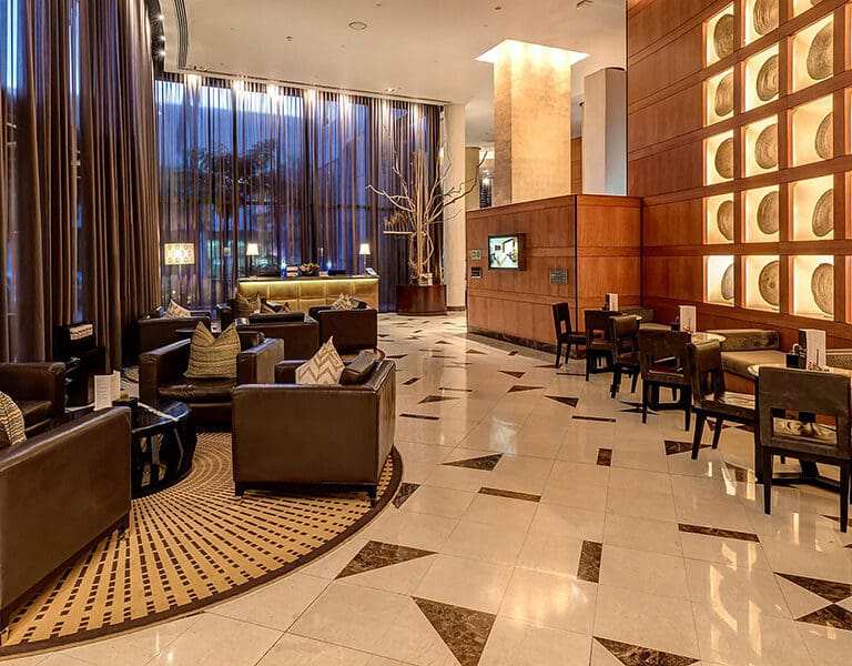 intercontinantal-or-tambo-international-airport-hotel-johannesburg-lounge-dining