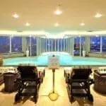 La piscina cubierta.