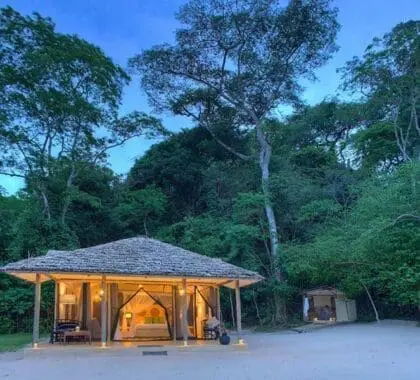 Tu cabaña frente al mar en el campamento de la isla de Rubondo.