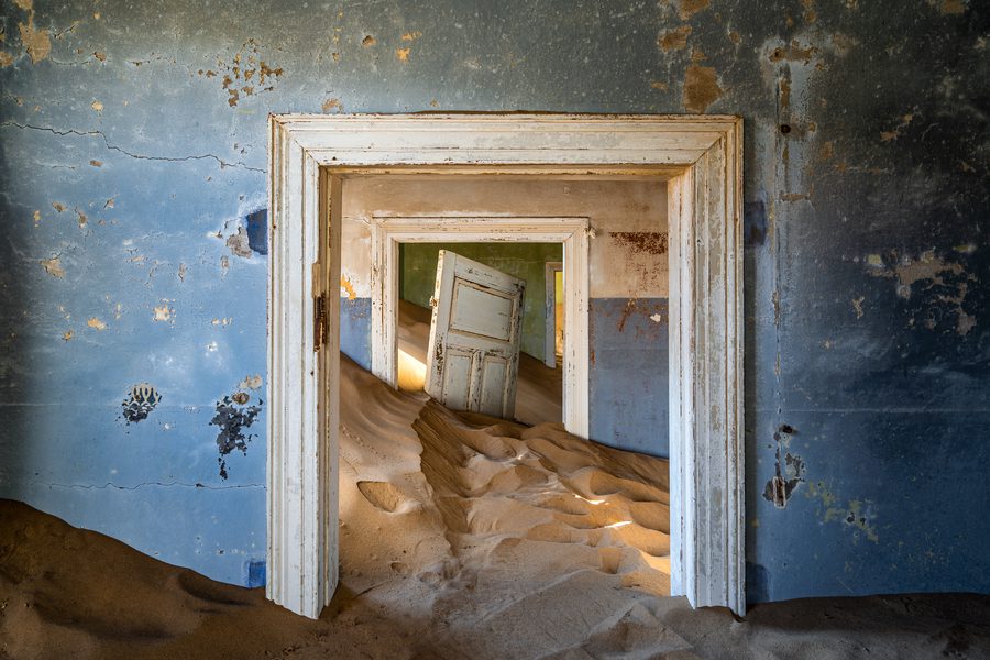 The ghost town of Kolmanskop, Lüderitz | Go2Africa