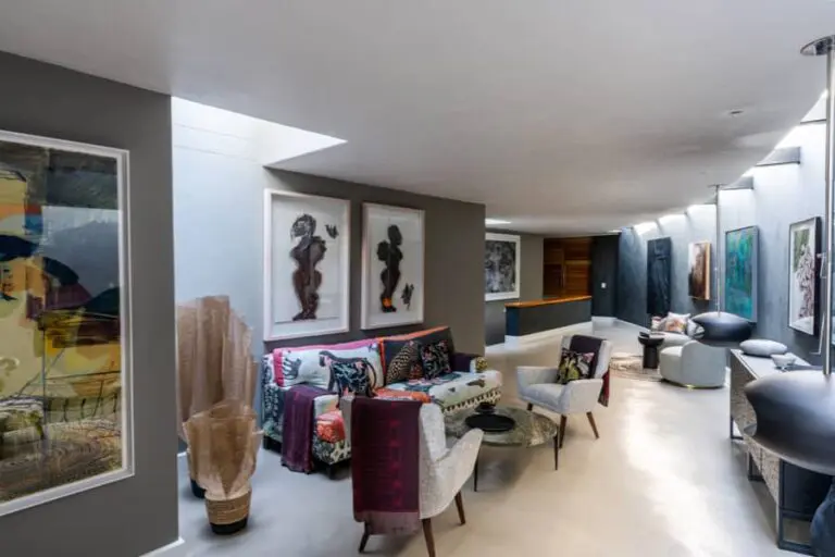 The Maison Noir lounge.