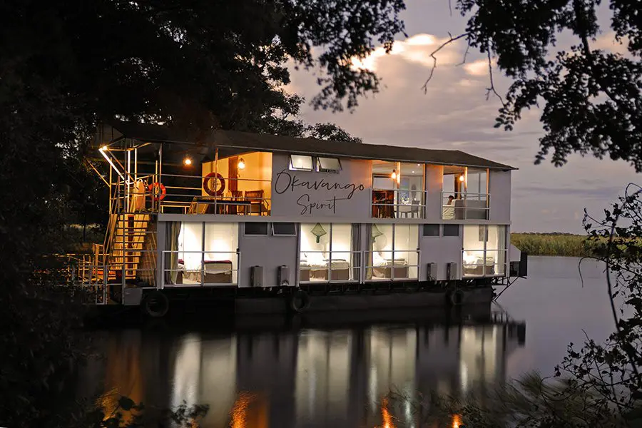 Exterior del barco Okavango Spirit.