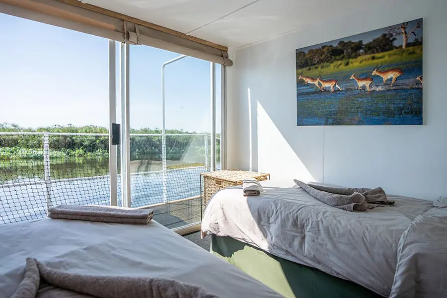 okavango-spirit-houseboat-twin-room