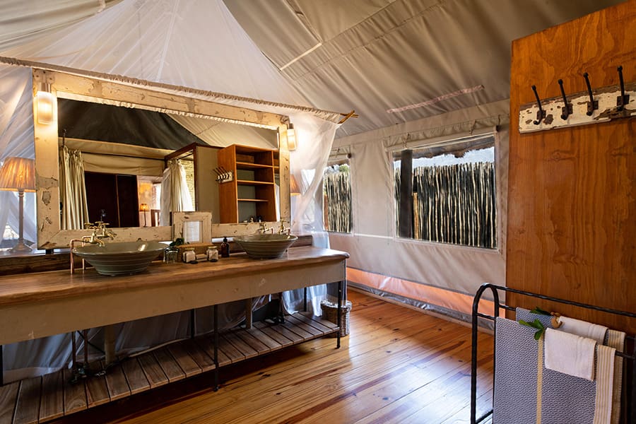 pafuri-camp-bathroom-vanity