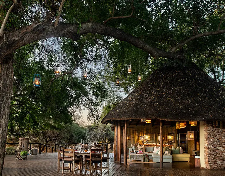 Entrance and reception area.