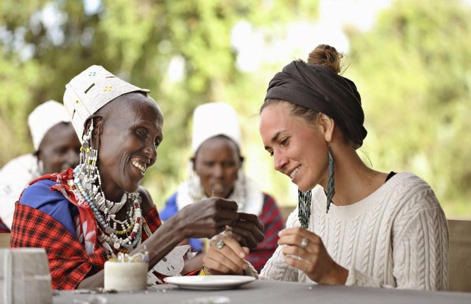 Fabricación de abalorios maasai en Tanzania | Go2Africa 