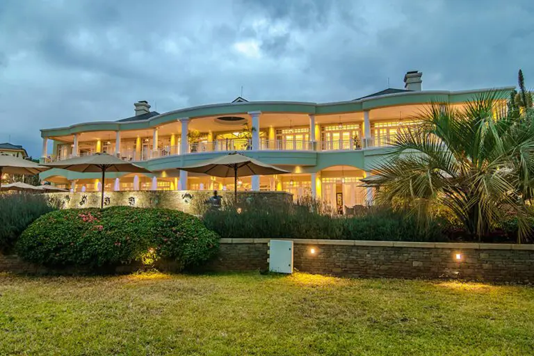 Hemingways exterior.