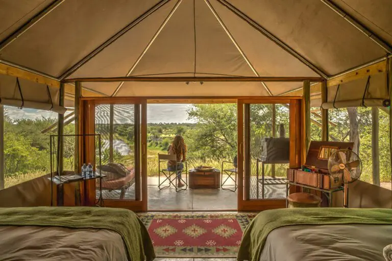 Tent interior at Meno a Kwena.