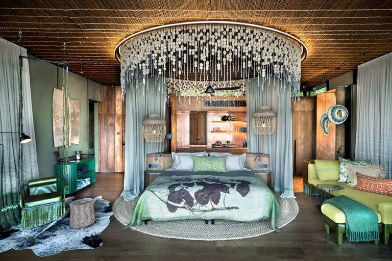 Suite interior.
