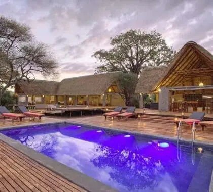 Piscina del Tarangire Ndovu Tented Lodge.