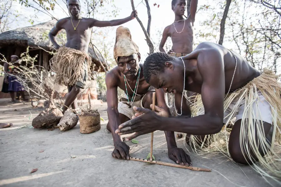 Pueblo Shangaan en el Museo Viviente de Kambako, Zimbabue | Go2Africa