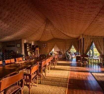 Comedor interior principal.