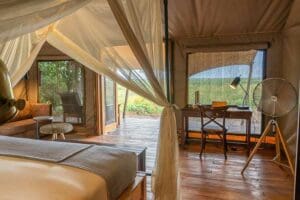 Su suite con vistas en Linyanti Bush Camp.