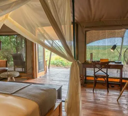 Su suite con vistas en Linyanti Bush Camp.
