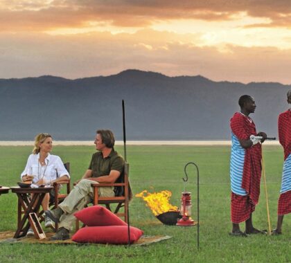 Sundowner drinks in the Masai Mara, Kenya | Go2Africa