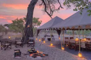 Cena en Savute Under Canvas. 