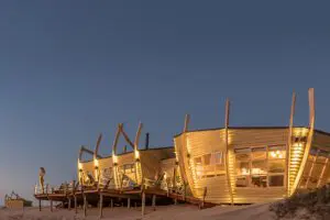 El lujoso y afamado Shipwreck Lodge. 