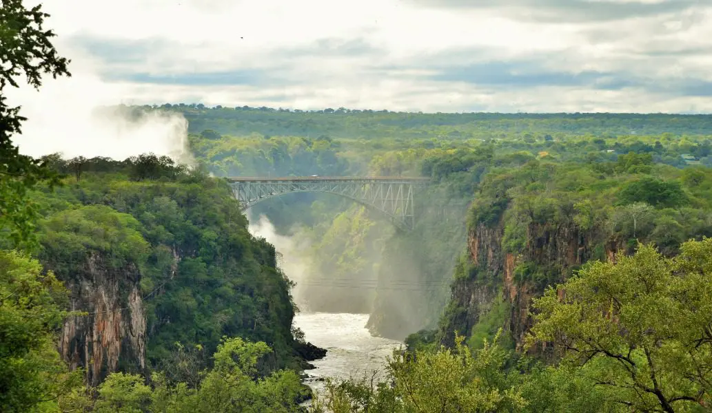 Vistas de las cataratas Victoria en Zimbabue | Go2Africa