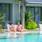 Las habitaciones Swim-up dan a la piscina.