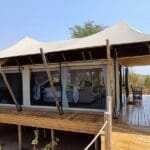 Exterior de la tienda bush suite.