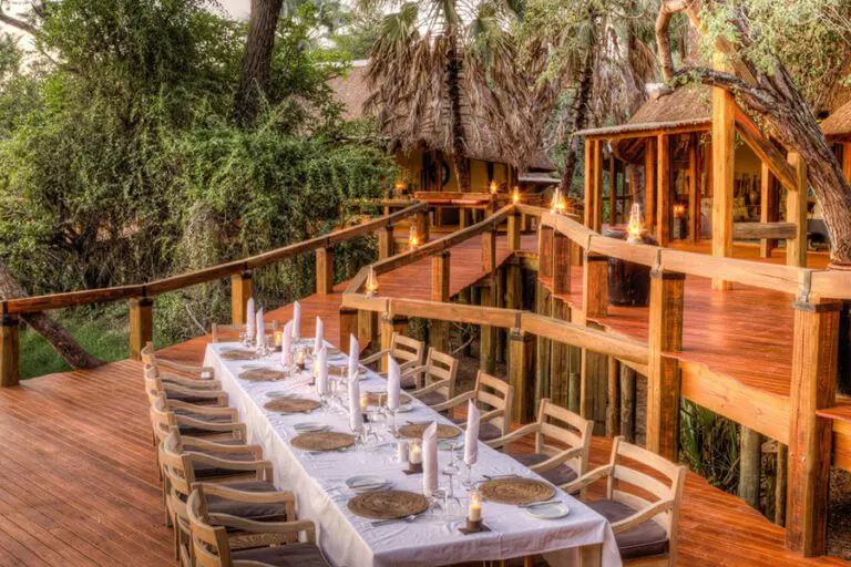 Alfresco dining.