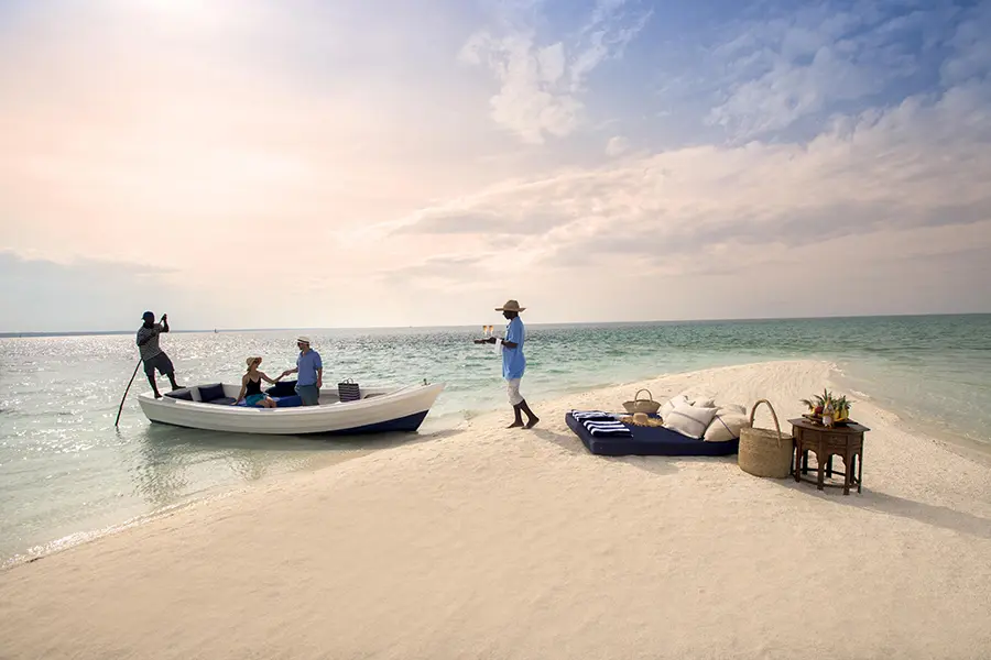 Picnic en una isla privada frente a la isla de Benguerra, archipiélago de Bazaruto, Mozambique.