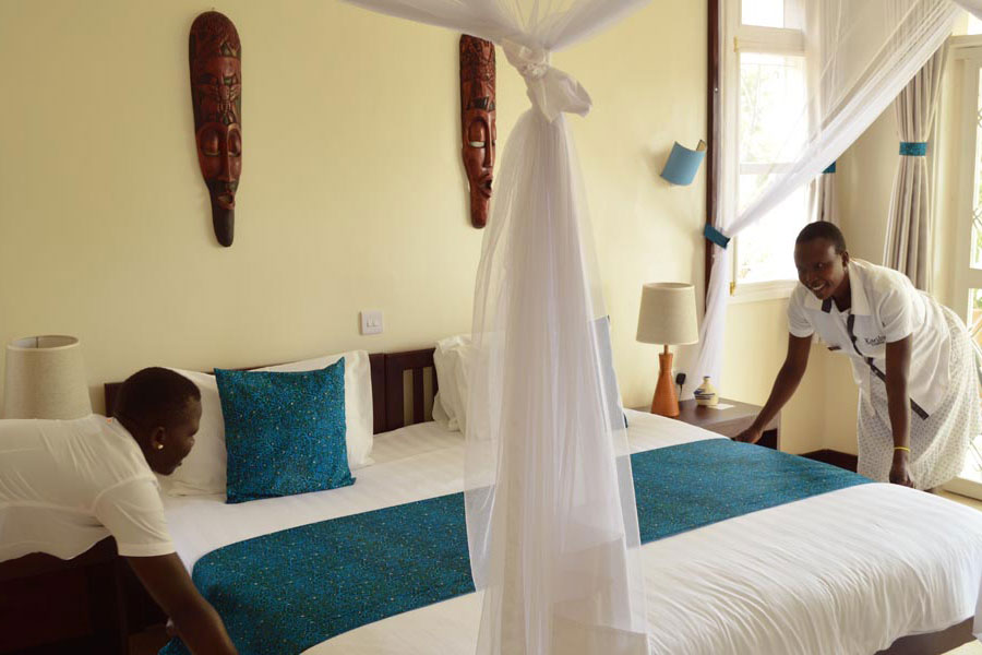 Karibu-Guesthouse-Entebbe-room-interior