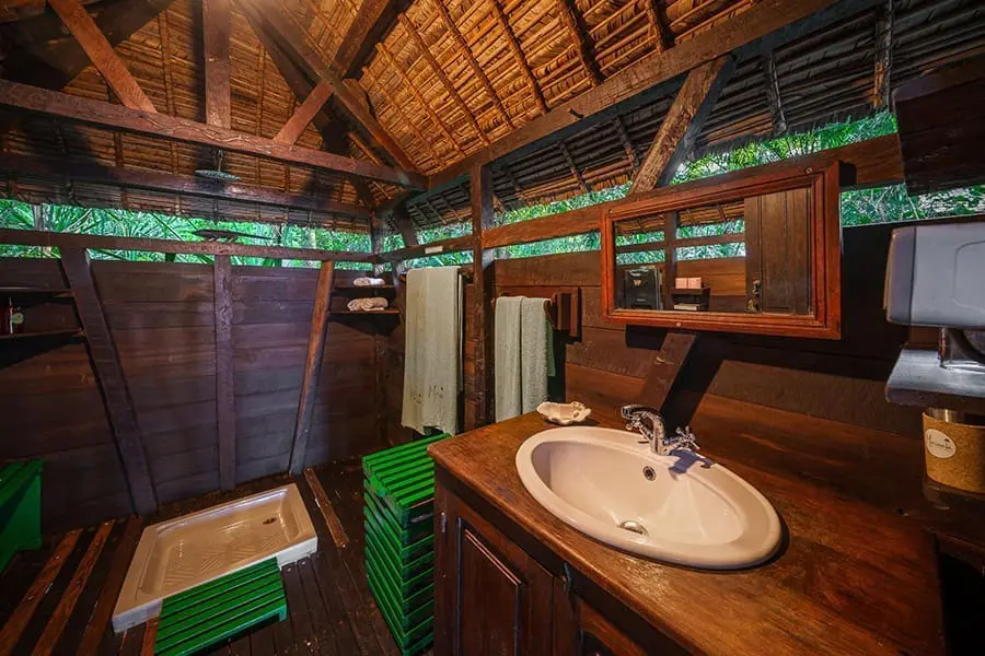 masoala-forest-lodge-madagascar-tienda de invitados-baño