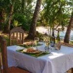 Una cena privada frente a la playa.