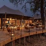 El campamento por la noche. 