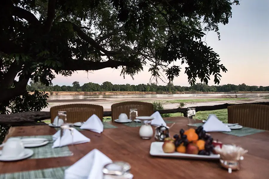 Cenar con vistas en Shawa Luangwa