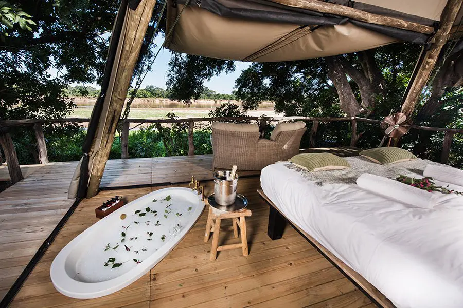 shawa-luangwa-tent-bath