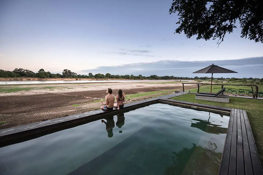 Refrésquese en la piscina