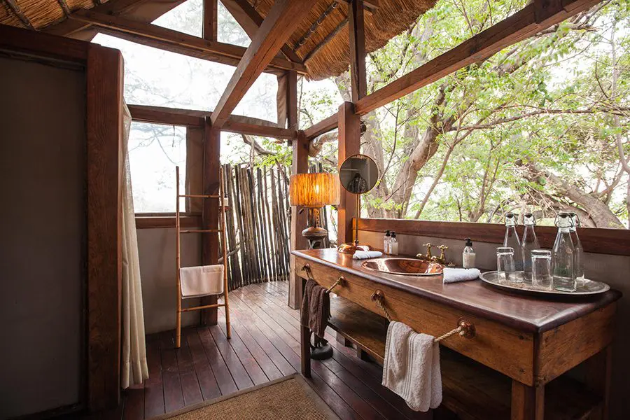 sindabezi-island-lodge-bathroom