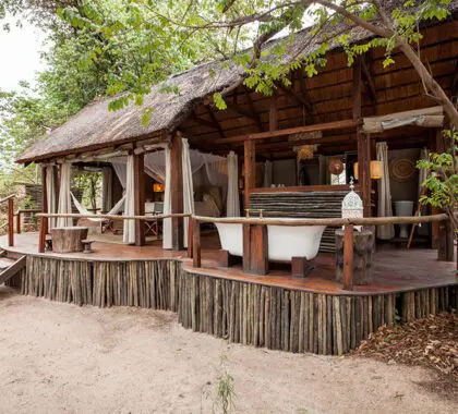 sindabezi-island-lodge-honeymoon-chalet-with-beach