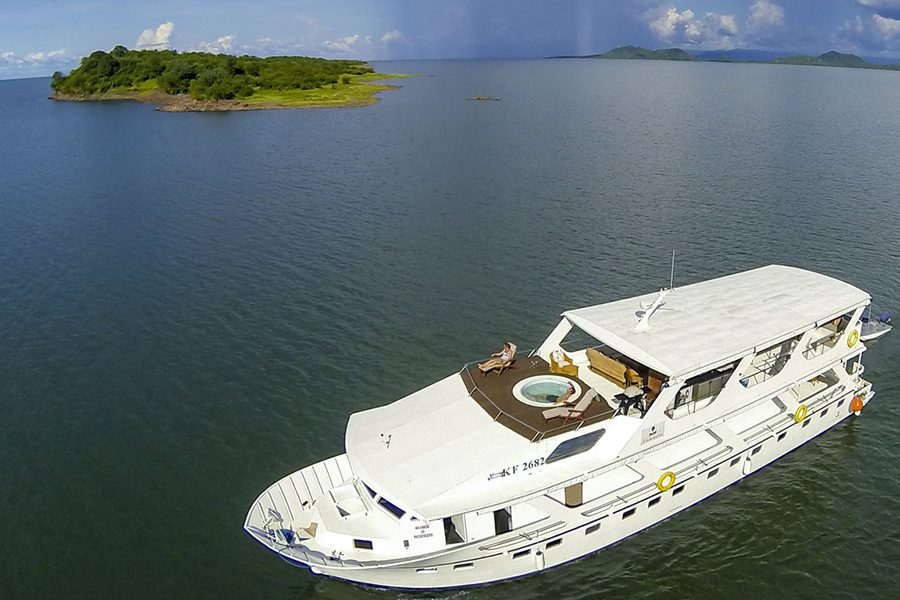 Matusadona Luxury Safari Cruiser, Lake Kariba | Go2Africa