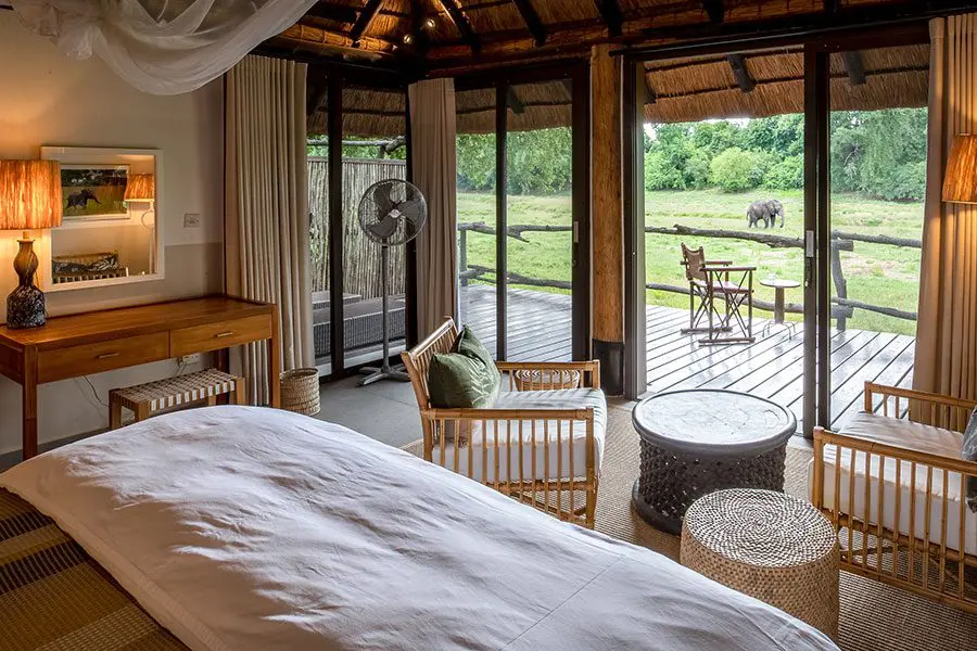 bedroom-interior-at-mfuwe-lodge-3