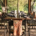 Disfrute de comidas recién preparadas por el chef residente.