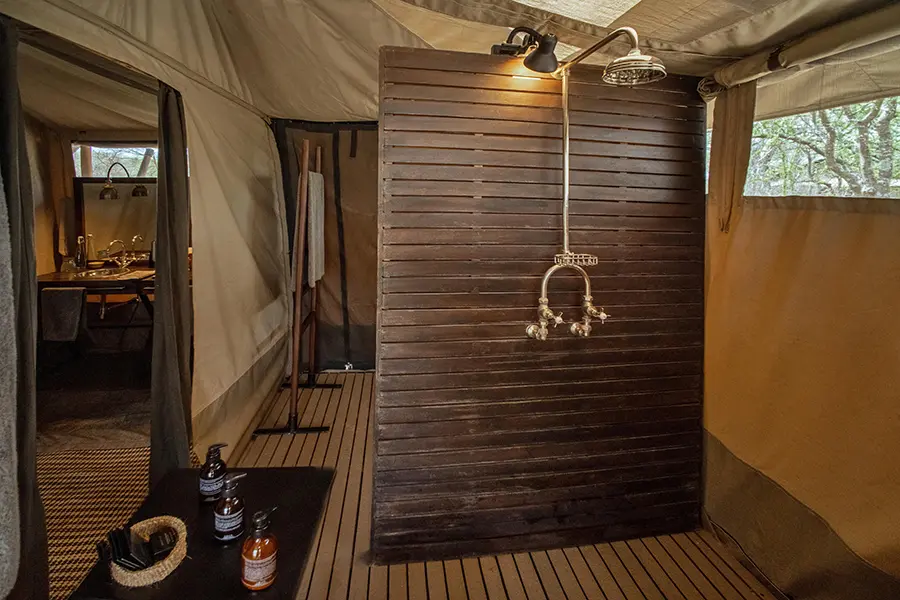 songa_tented_camp_-_bathroom_and_shower