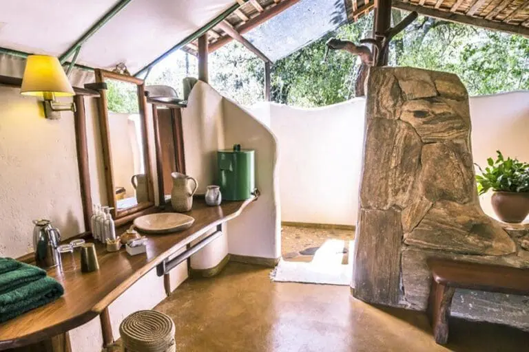 kitich-forest-camp-bathroom