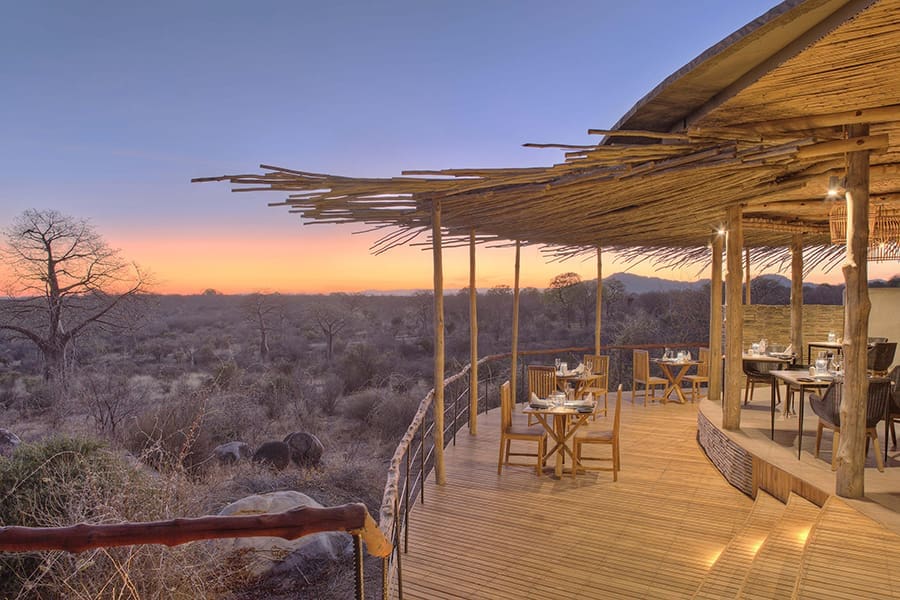 jabali-ridge-comedor-con vistas-al-bosque-de-baobab