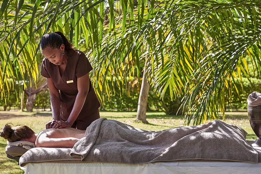 Disfrute de un tratamiento de spa. 