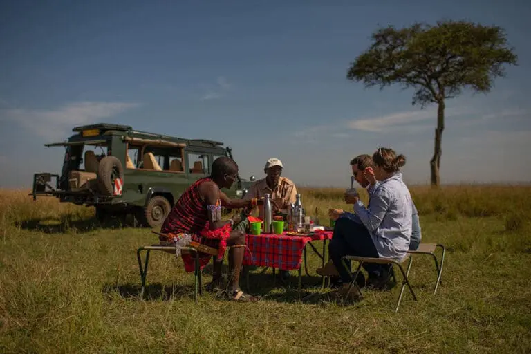 Un picnic rápido en el Masai Mara.