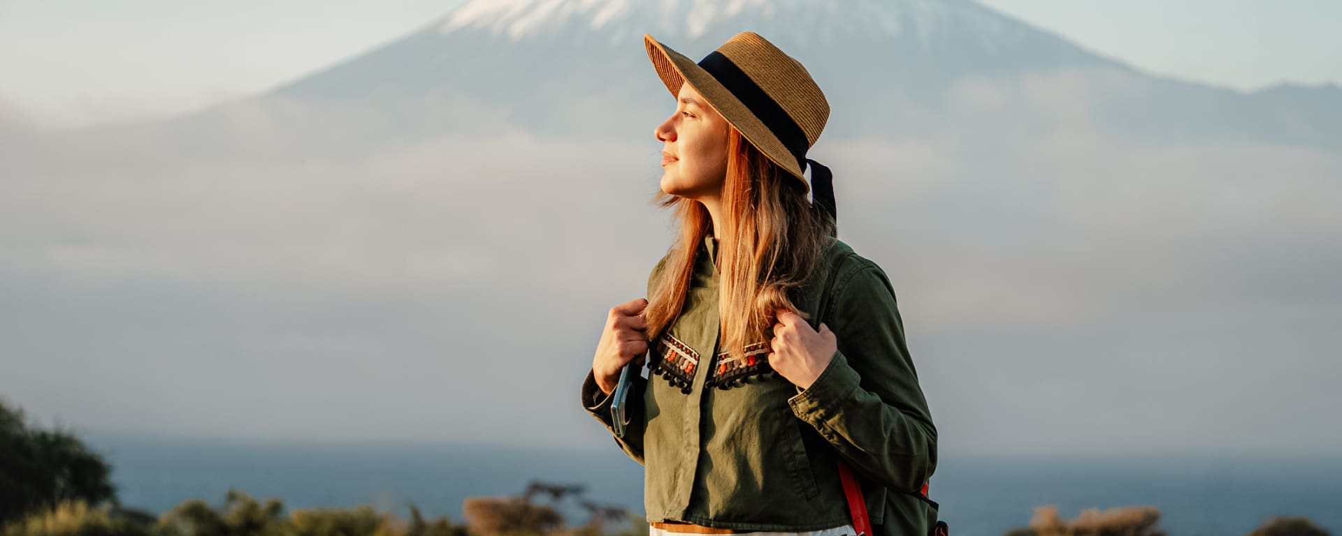 Selfies são mais mortíferas que ataques de tubarões. Deverão destinos  turísticos proibi-las? | Euronews, image size:1920x768